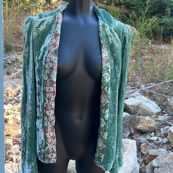 Elie Tahari fitted jacket beautiful soft Velvet fully lined classy Boho sz S - Picture 4 of 11